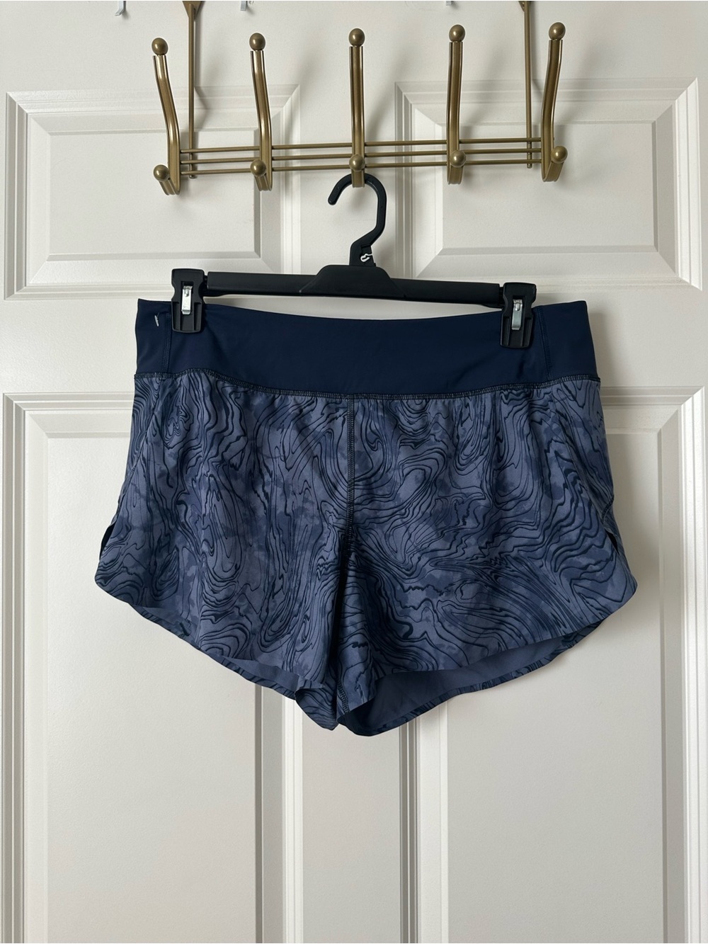 Athleta Run With It Lined Blue Violet Printed Marble Shorts 3.5” Inseam Size L